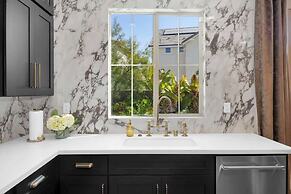 @marbella Lane - Stylish Dream Home in RMV w/ Pool