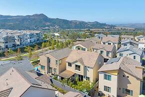 @marbella Lane - Stylish Dream Home in RMV w/ Pool