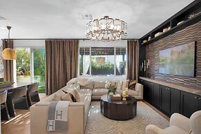 @marbella Lane - Stylish Dream Home in RMV w/ Pool