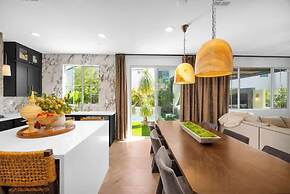 @marbella Lane - Stylish Dream Home in RMV w/ Pool