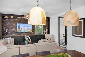 @marbella Lane - Stylish Dream Home in RMV w/ Pool