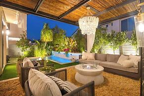 @marbella Lane - Stylish Dream Home in RMV w/ Pool