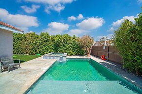 @marbella Lane - 4BR Lavish Castle Retreat