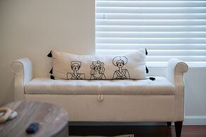 @marbella Lane - 4BR Lavish Castle Retreat