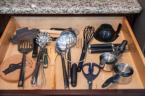 @marbella Lane - 4BR Lavish Castle Retreat