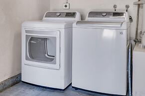 @marbella Lane - 4BR Lavish Castle Retreat