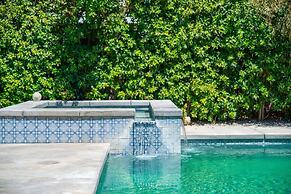 @marbella Lane - 4BR Lavish Castle Retreat