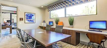 Landing Glendale Arrowhead