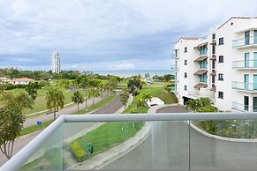 The Seashells Beach Condo by Acomodo