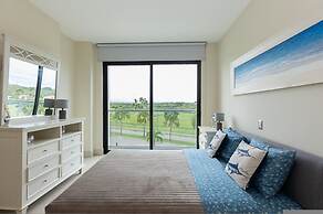 The Seashells Beach Condo by Acomodo