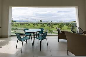 The Seashells Beach Condo by Acomodo