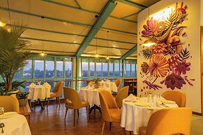 Mhendo Hotel & Studio Suites