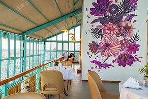 Mhendo Hotel & Studio Suites