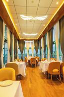 Mhendo Hotel & Studio Suites