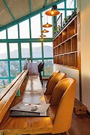 Mhendo Hotel & Studio Suites