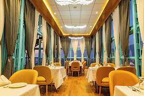 Mhendo Hotel & Studio Suites