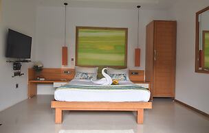 Beach Paradise Miramar Goa