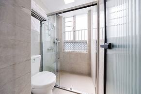 Excellent International Audio-Visual Hotel Apartment