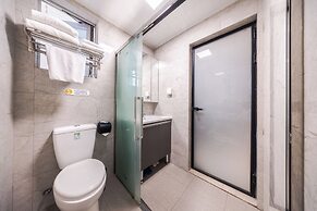 Excellent International Audio-Visual Hotel Apartment