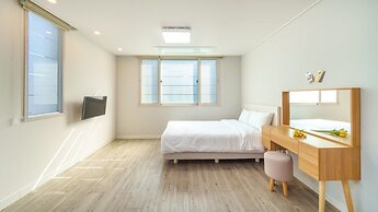 Gyeongju Gampo Laviangrose Pool Villa