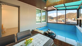Gyeongju Gampo Laviangrose Pool Villa