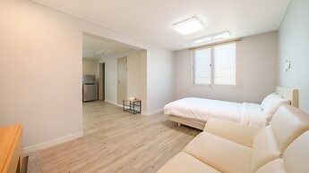 Gyeongju Gampo Laviangrose Pool Villa