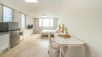 Gyeongju Gampo Laviangrose Pool Villa