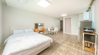 Gyeongju Gampo Laviangrose Pool Villa