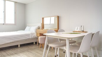 Gyeongju Gampo Laviangrose Pool Villa