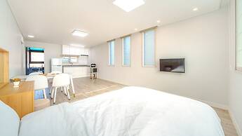 Gyeongju Gampo Laviangrose Pool Villa