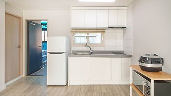 Gyeongju Gampo Laviangrose Pool Villa