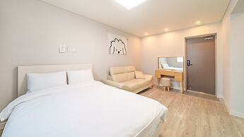 Gyeongju Gampo Laviangrose Pool Villa