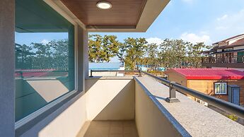 Gyeongju Gampo Laviangrose Pool Villa