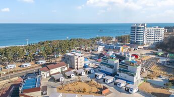 Gyeongju Gampo Laviangrose Pool Villa