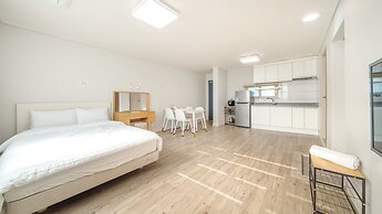 Gyeongju Gampo Laviangrose Pool Villa