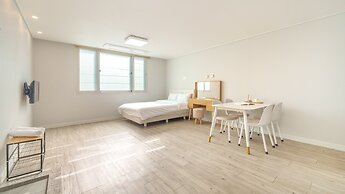 Gyeongju Gampo Laviangrose Pool Villa