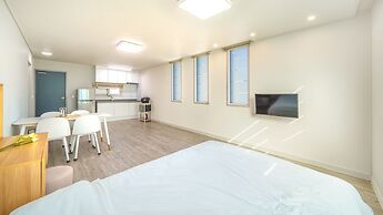 Gyeongju Gampo Laviangrose Pool Villa