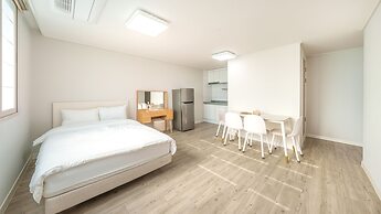 Gyeongju Gampo Laviangrose Pool Villa