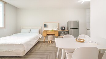 Gyeongju Gampo Laviangrose Pool Villa