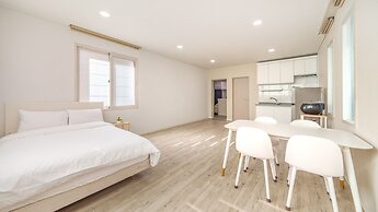 Gyeongju Gampo Laviangrose Pool Villa