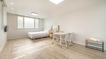 Gyeongju Gampo Laviangrose Pool Villa