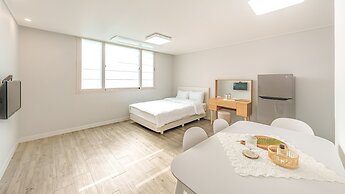 Gyeongju Gampo Laviangrose Pool Villa