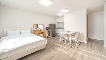 Gyeongju Gampo Laviangrose Pool Villa