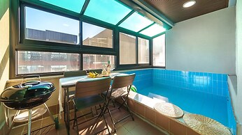 Gyeongju Gampo Laviangrose Pool Villa