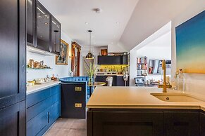 Crazy Fox House - From 600 Per Night