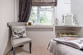 Crazy Fox House - From 600 Per Night