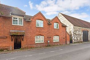 Crazy Fox House - From 600 Per Night