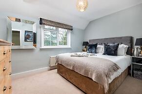 Crazy Fox House - From 600 Per Night