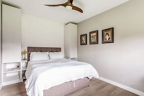 Crazy Fox House - From 600 Per Night