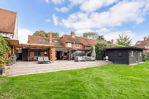 Crazy Fox House - From 600 Per Night